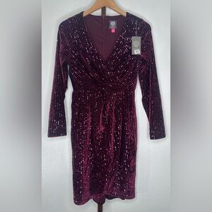 NWT VINCE CAMUTO Women's V-Neck Long-Sleeve Sequin Velvet Dress in Wine Size 4
